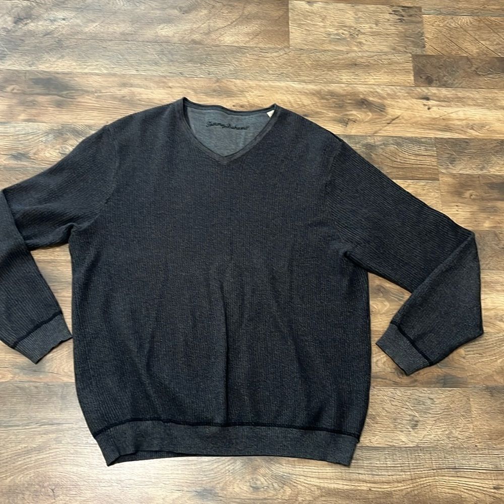 Tommy Bahama v neck sweater size medium